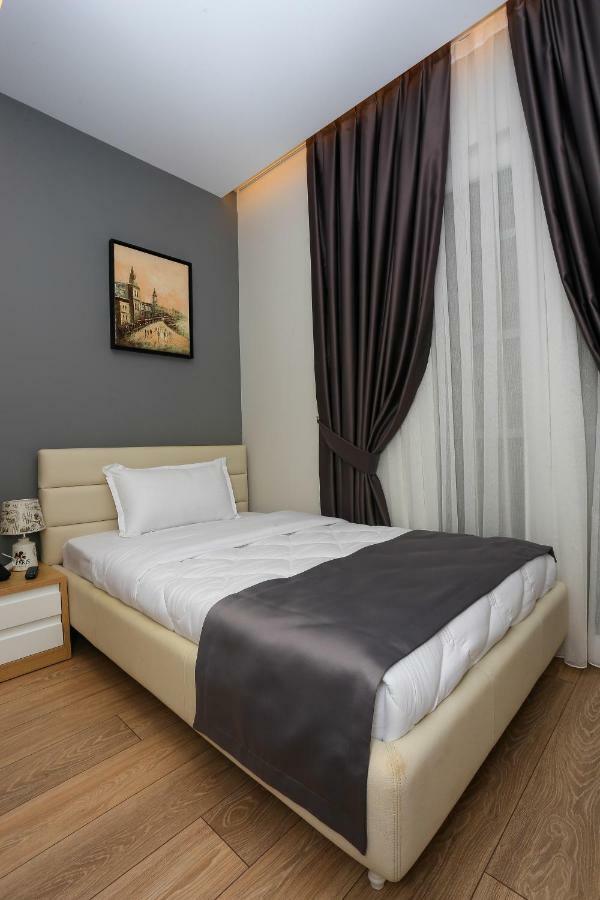 Emerald Boutique Hotel Tirana Exterior photo